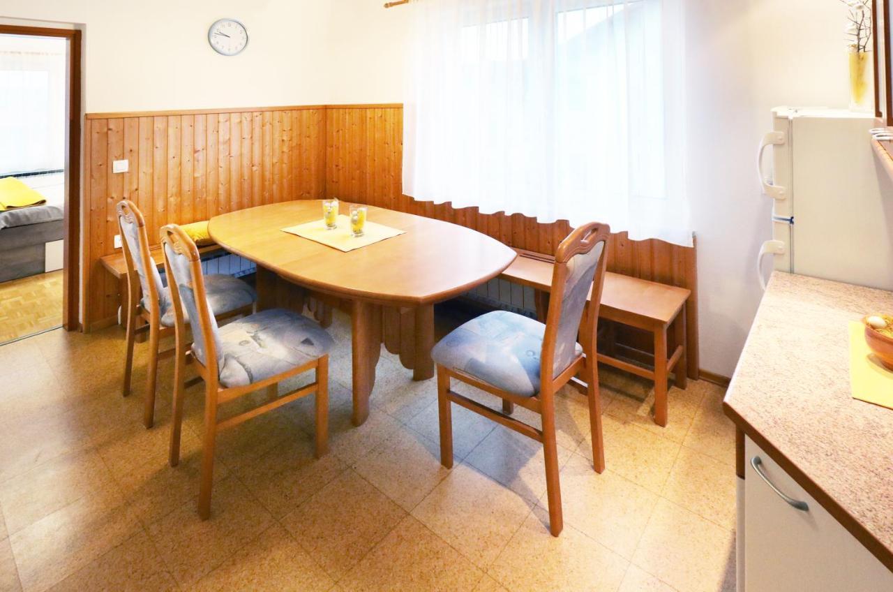 Apartma Vila Zigmund Cerknica Exteriör bild