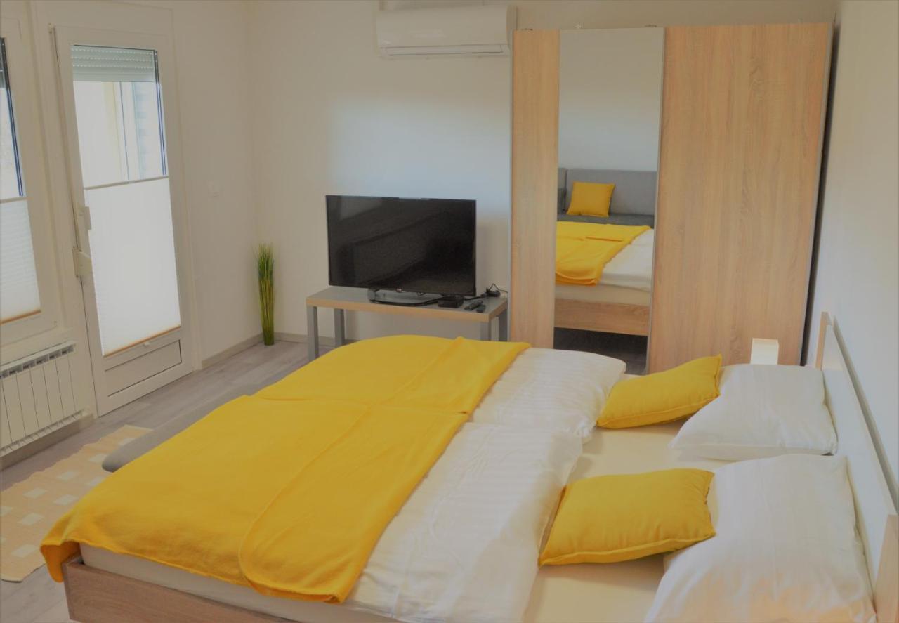 Apartma Vila Zigmund Cerknica Exteriör bild